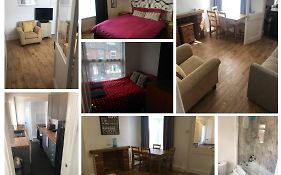 4 Bedroom House For Corporate Stays In Kettering